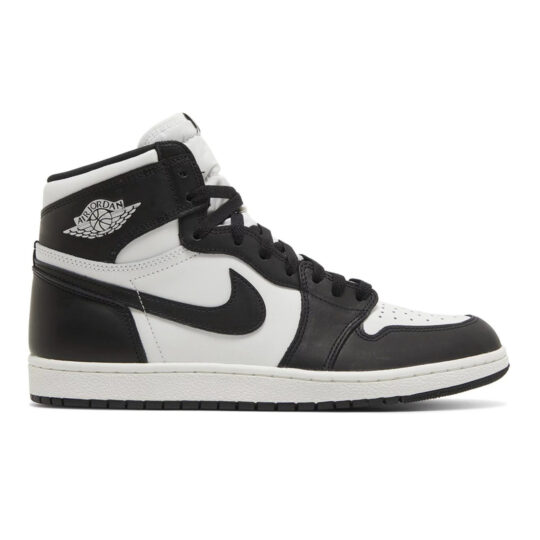 NIKE AIR JORDAN 1 RETRO HIGH OG BLACK WHITE NIKE AIR JORDAN 1 RETRO HIGH OG BLACK WHITE