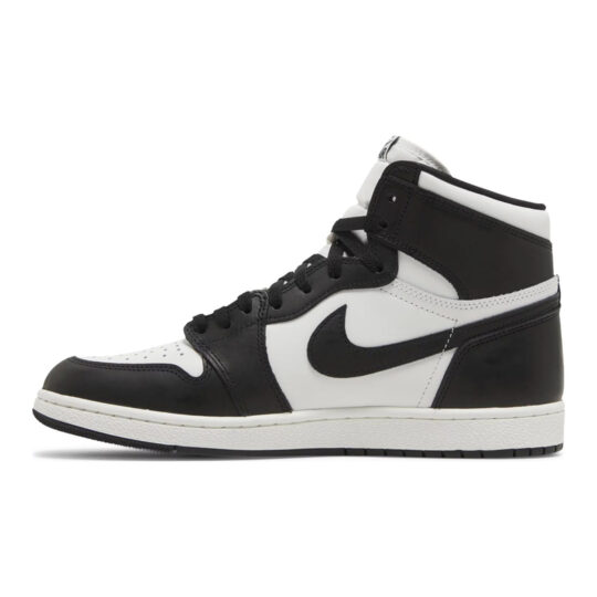 NIKE AIR JORDAN 1 RETRO HIGH OG BLACK WHITE NIKE AIR JORDAN 1 RETRO HIGH OG BLACK WHITE